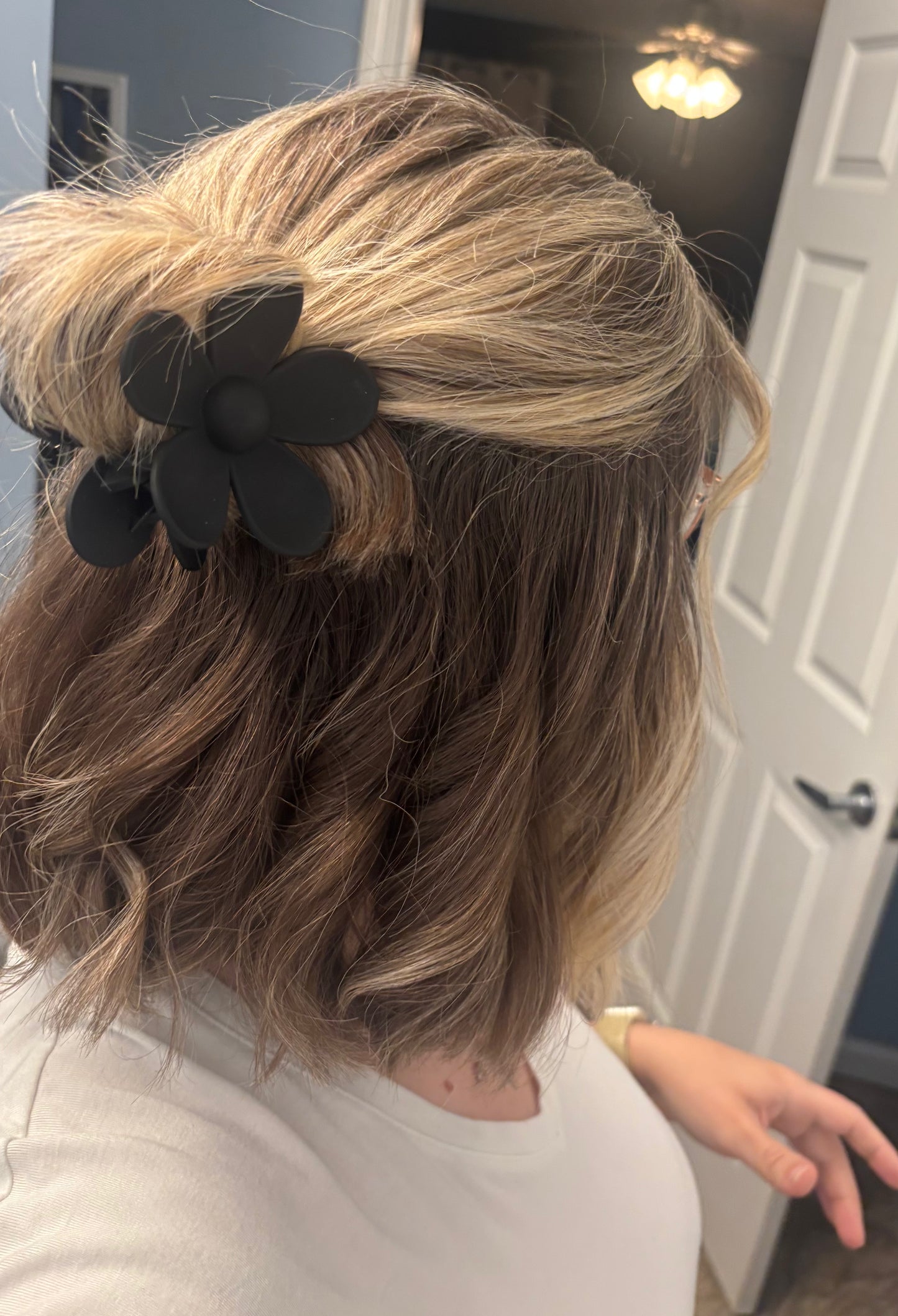 Daisy Matte Claw Clip