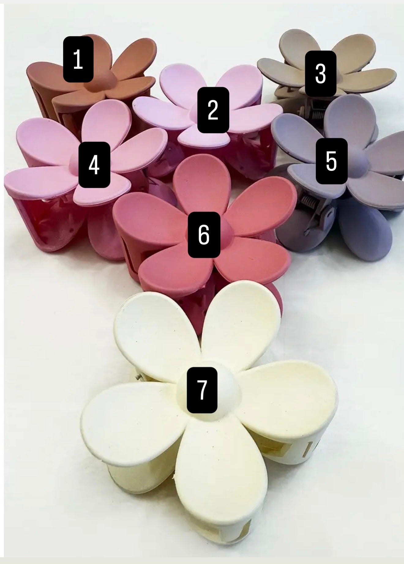 Daisy Matte Claw Clip