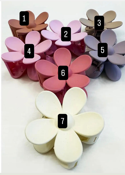 Daisy Matte Claw Clip
