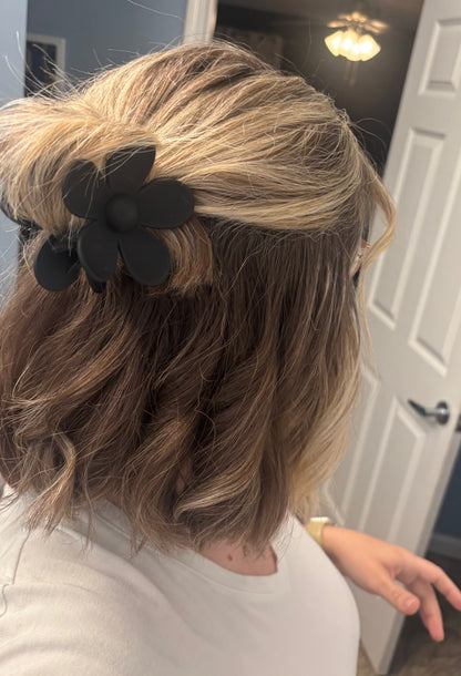 Daisy Matte Claw Clip