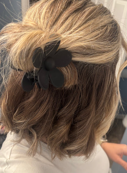 Daisy Matte Claw Clip