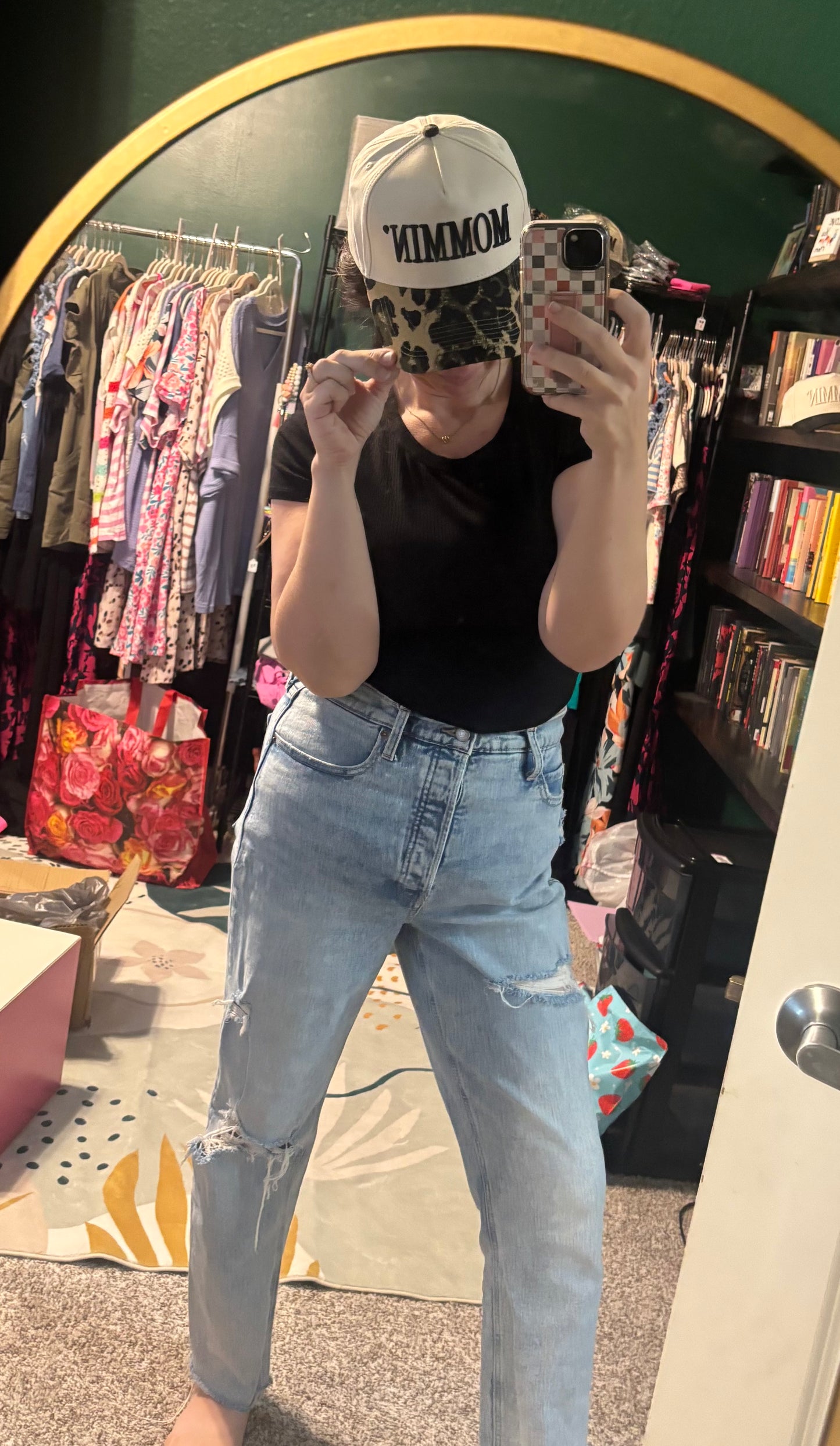 Mommin’ Embroidered Leopard Baseball Cap